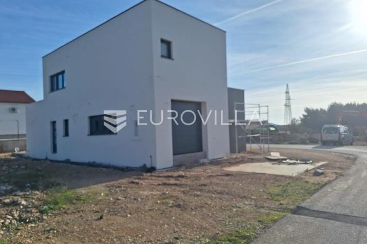 Vodice, NOVOGRADNJA, kuća s bazenom, 176,40 m²