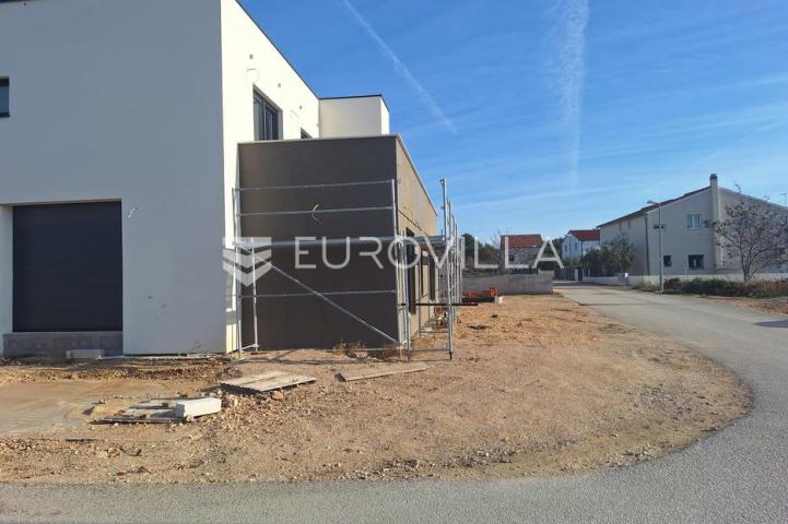 Vodice, NOVOGRADNJA, kuća s bazenom, 176,40 m²