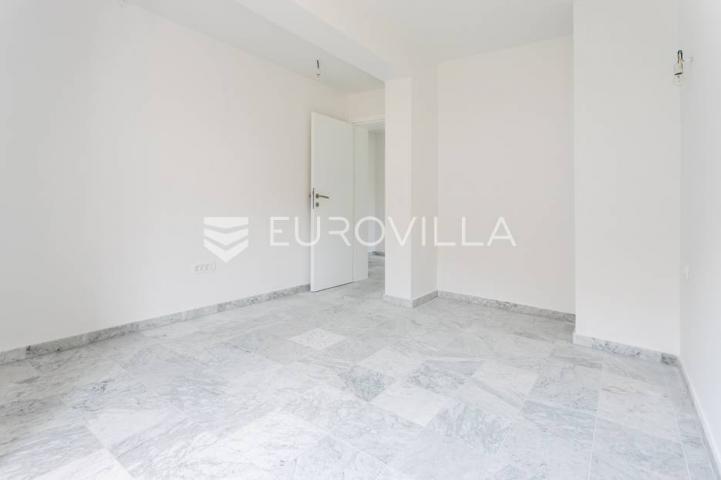 Pag, trosoban apartman S2 uz more 75 m² NOVOGRADNJA