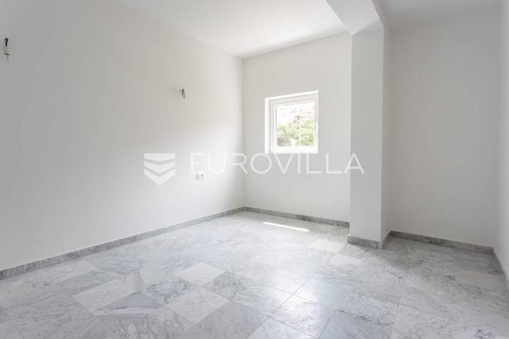 Pag, trosoban apartman S2 uz more 75 m² NOVOGRADNJA