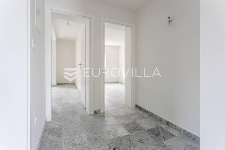 Pag, trosoban apartman S2 uz more 75 m² NOVOGRADNJA