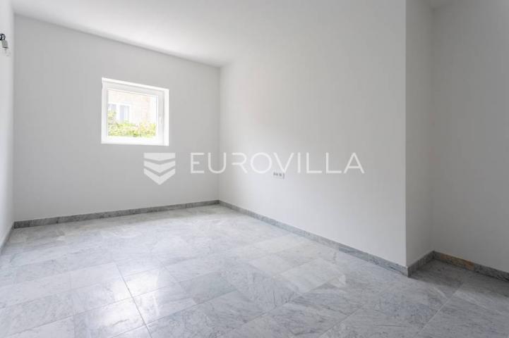 Pag, trosoban apartman S2 uz more 75 m² NOVOGRADNJA