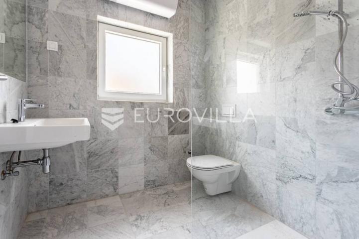Pag, trosoban apartman S2 uz more 75 m² NOVOGRADNJA