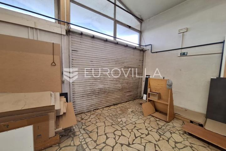 Karlovac, Turanj, proizvodna hala, skladište 600 m², velika parcela, odlična lokacija