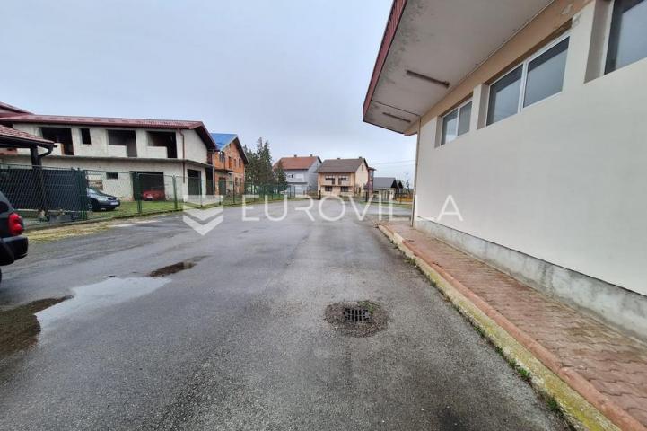 Karlovac, Turanj, proizvodna hala, skladište 600 m², velika parcela, odlična lokacija