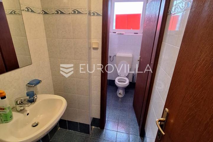 Karlovac, Turanj, proizvodna hala, skladište 600 m², velika parcela, odlična lokacija