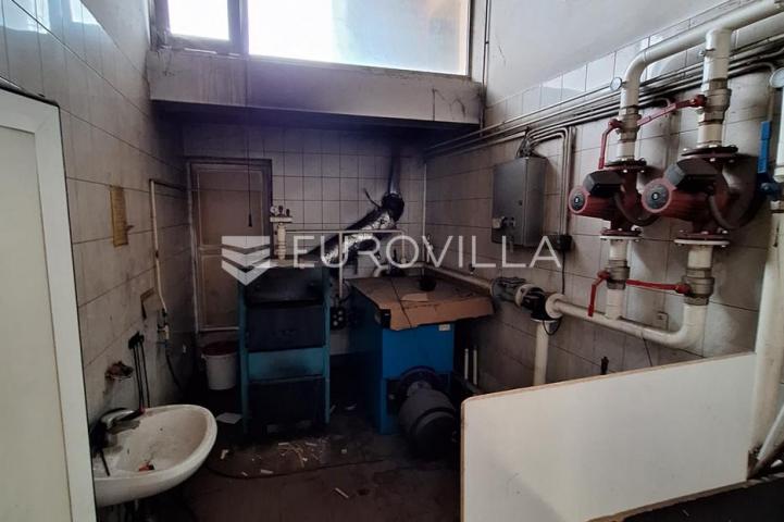 Karlovac, Turanj, proizvodna hala, skladište 600 m², velika parcela, odlična lokacija