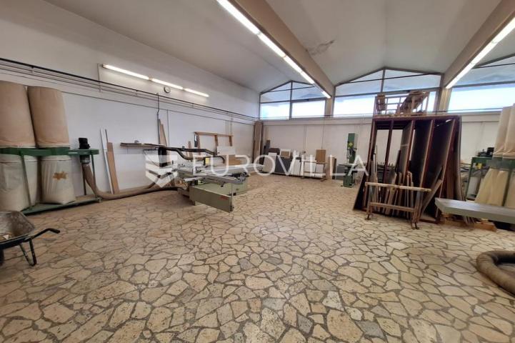 Karlovac, Turanj, proizvodna hala, skladište 600 m², velika parcela, odlična lokacija