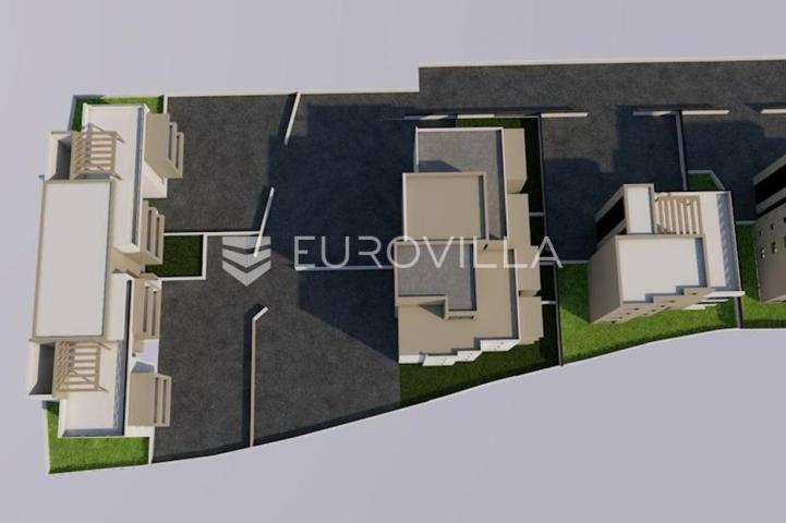 Trogir, dvosoban stan na prvom katu