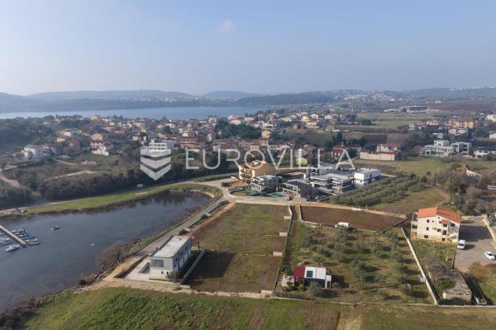 Istra, Pomer, građevinsko zemljište s pogledom na more