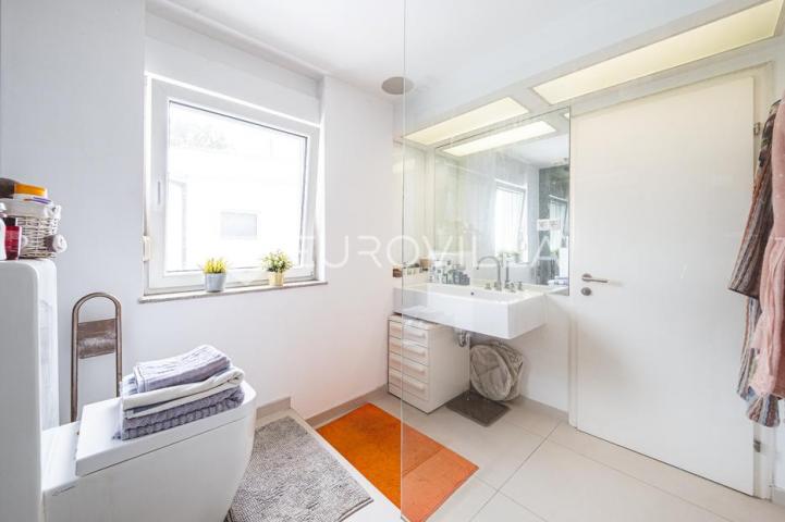 Zagreb, Ilica, trosoban penthouse 117 m²