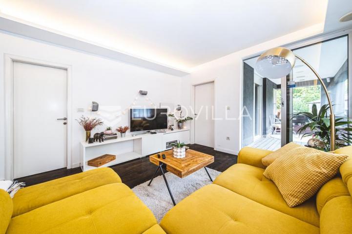 Zagreb, Ilica, trosoban penthouse 117 m²