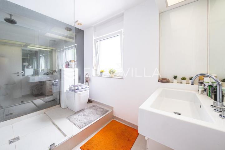 Zagreb, Ilica, trosoban penthouse 117 m²