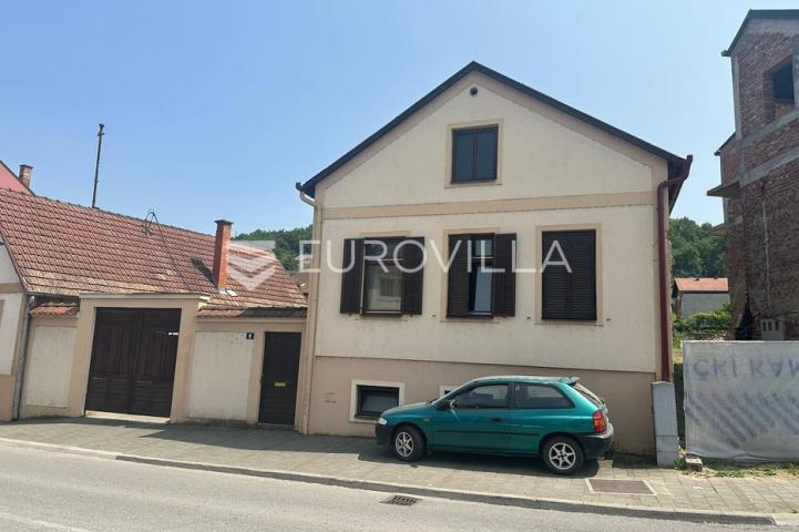 Požega, Centar, dvije stambene jedinice sa 3 stana i posl. prostorom