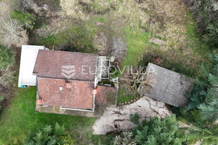 Istra, Poreč, Idealna nekretnina za život ili najam: dvije jedinice, garaža i velika parcela