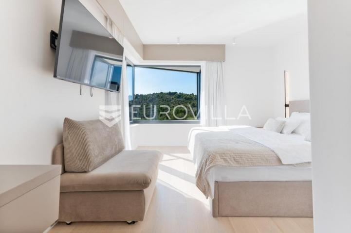 Murter, Slanica, luksuzna dizajnerska vila s bazenom