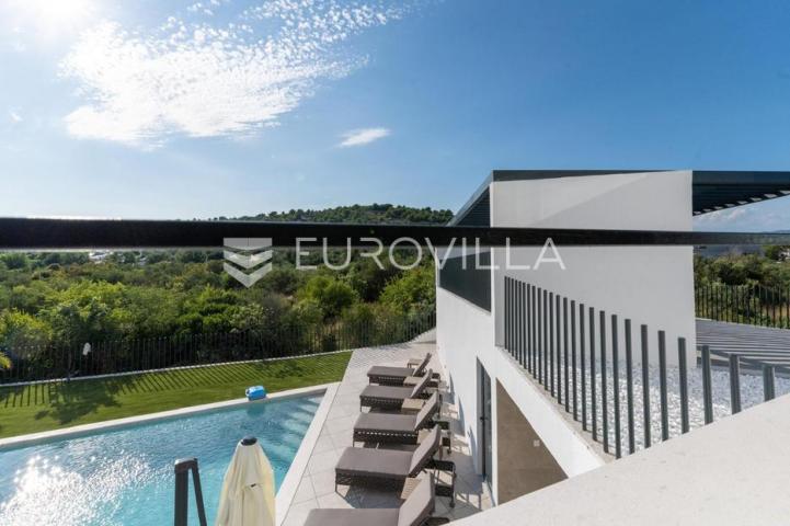 Murter, Slanica, luksuzna dizajnerska vila s bazenom