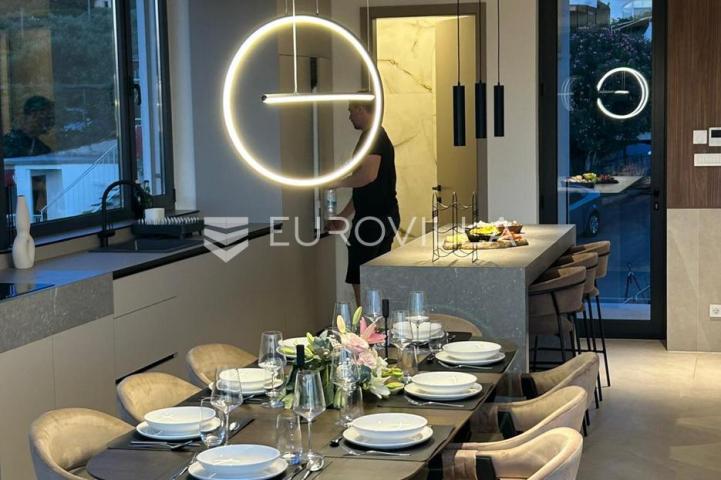 Murter, Slanica, luksuzna dizajnerska vila s bazenom
