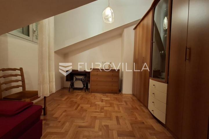 Rijeka, stan u centru 64,09 m², idealna lokacija, blizina mora i Korza