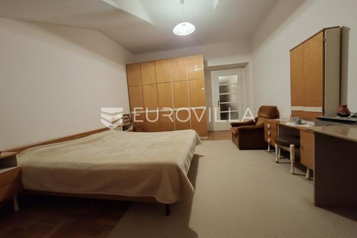 Rijeka, stan u centru 64,09 m², idealna lokacija, blizina mora i Korza