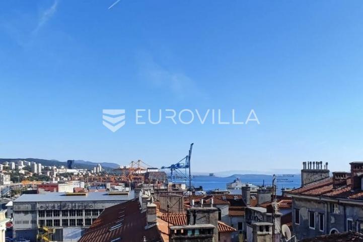 Rijeka, stan u centru 64,09 m², idealna lokacija, blizina mora i Korza