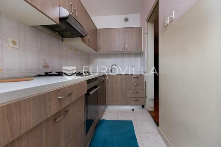 Rijeka, Krnjevo, komforan uređen stan površine 82 m², lođa