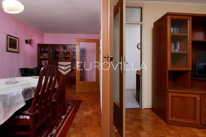 Rijeka, Krnjevo, komforan uređen stan površine 82 m², lođa
