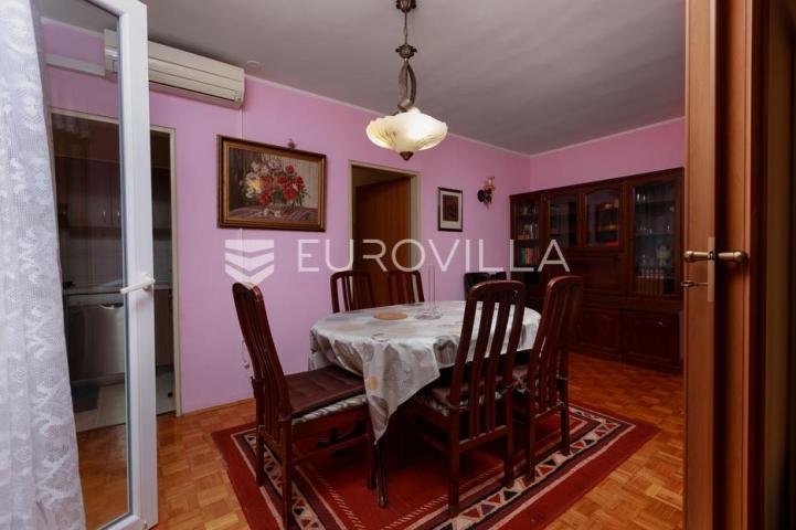 Rijeka, Krnjevo, komforan uređen stan površine 82 m², lođa