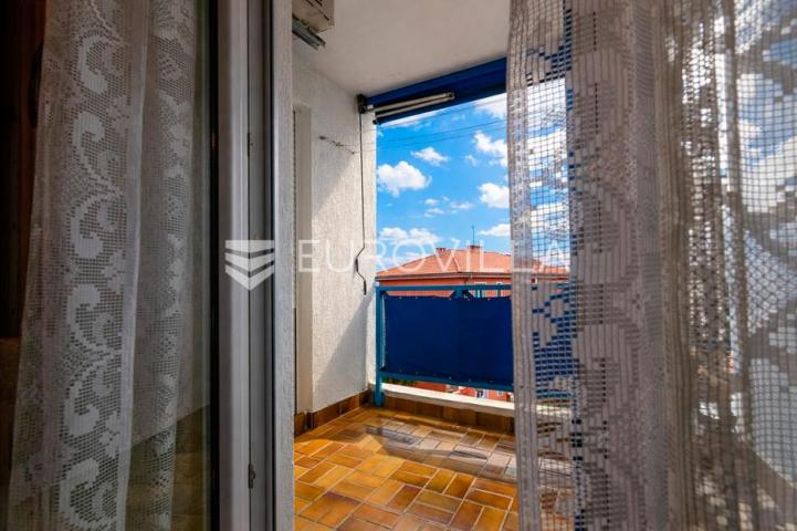 Rijeka, Krnjevo, komforan uređen stan površine 82 m², lođa