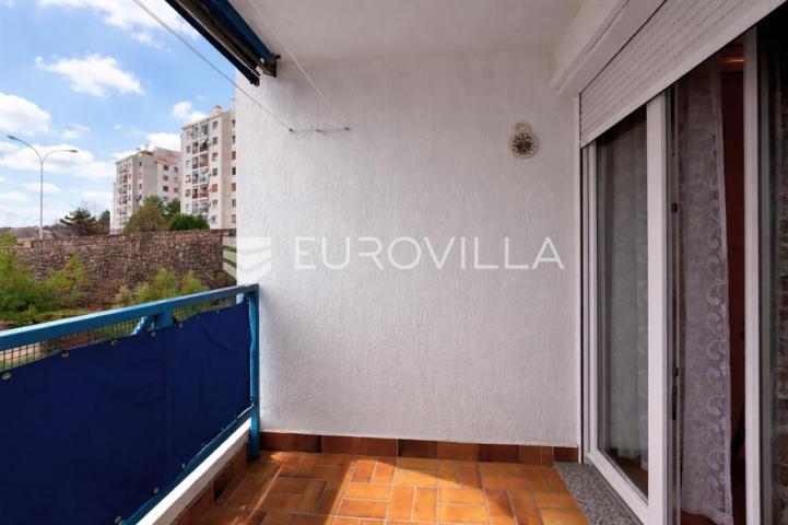 Rijeka, Krnjevo, komforan uređen stan površine 82 m², lođa