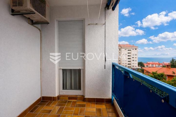 Rijeka, Krnjevo, komforan uređen stan površine 82 m², lođa
