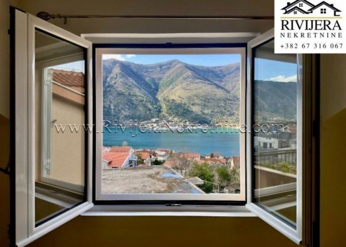 Na prodaju dvosoban stan sa pogledom na more Dobrota Kotor