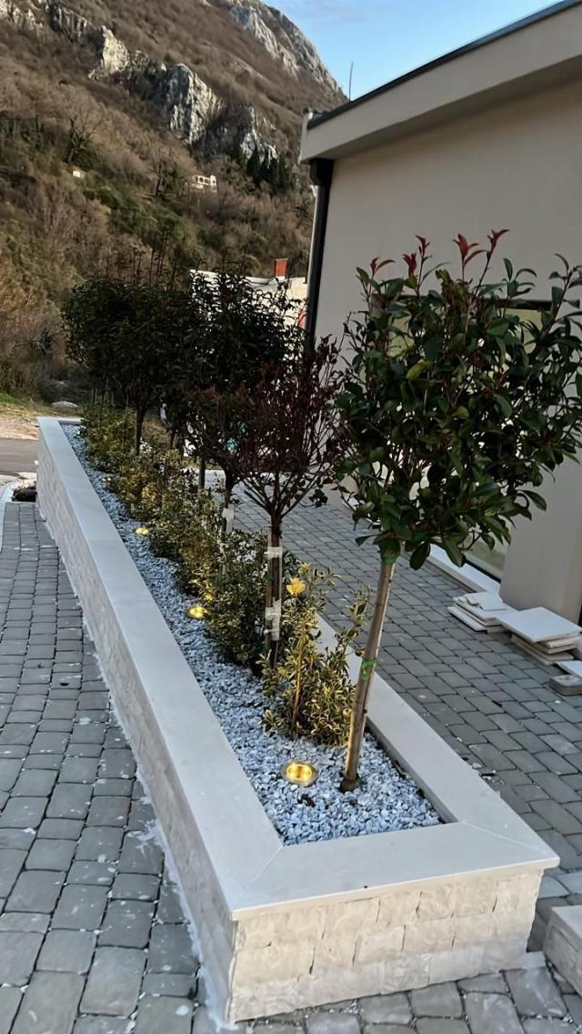 Prodaja luksuzne vile sa bazenom 257m2 i panoramskim pogledom na more– Kuljače, Budva
