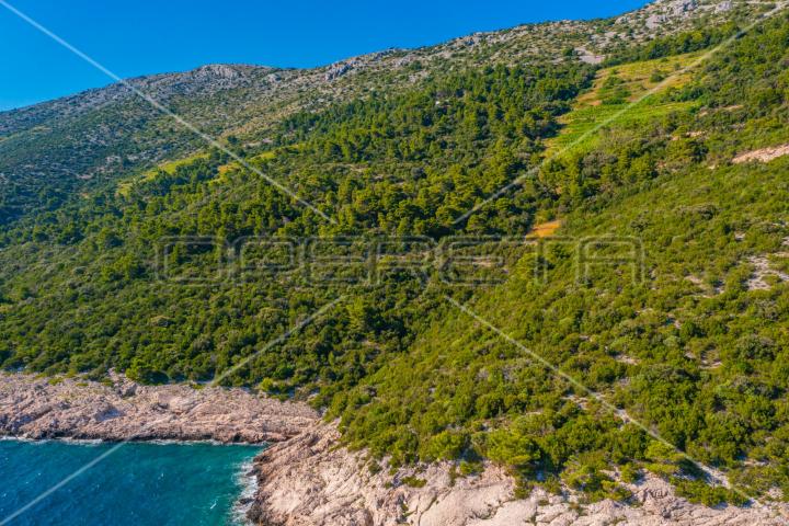 Zemljište, poljoprivredni potencijal u Potomju, 34.923 m2, Pelješac
