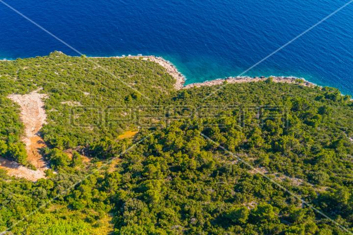 Zemljište, poljoprivredni potencijal u Potomju, 34.923 m2, Pelješac