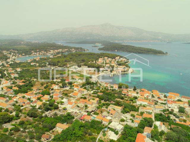 Građevinsko zemljište u Lumbardi s pogledom na more i blizinom plaža