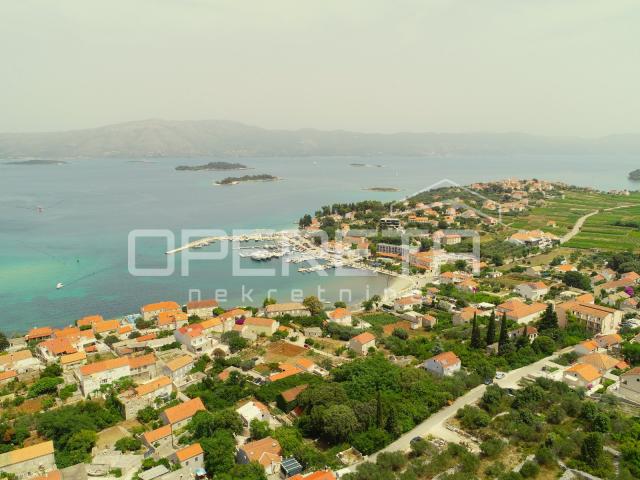 Građevinsko zemljište u Lumbardi s pogledom na more i blizinom plaža