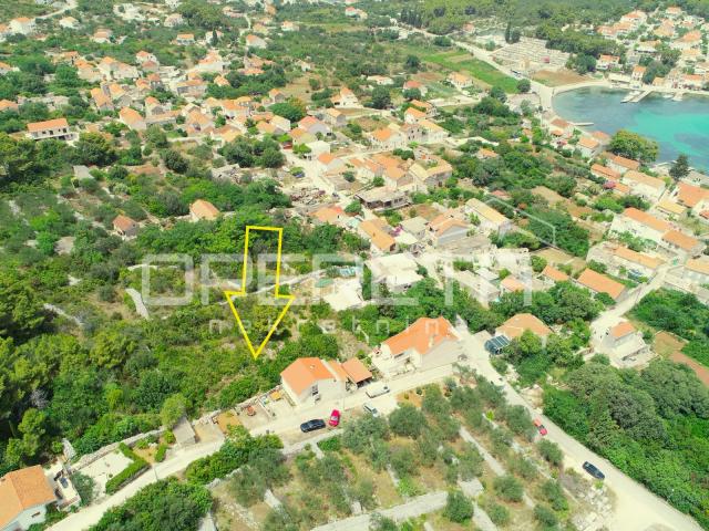 Građevinsko zemljište u Lumbardi s pogledom na more i blizinom plaža