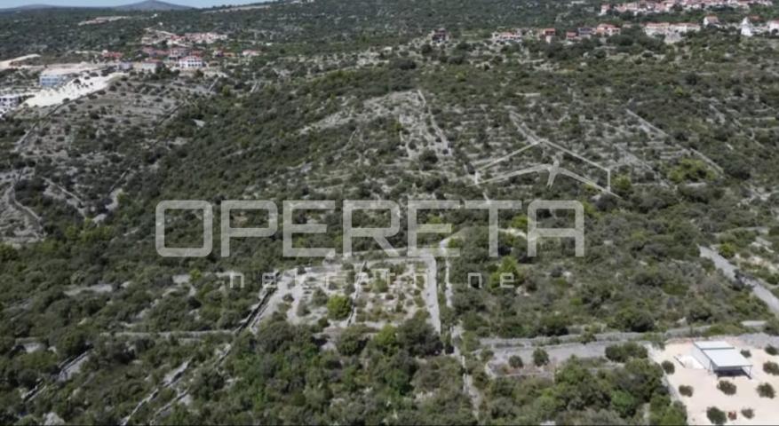 Sevid, Građevinsko zemljište 2697m2, mir i privatnost nadomak mora