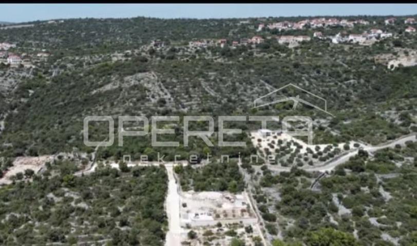 Sevid, Građevinsko zemljište 2697m2, mir i privatnost nadomak mora