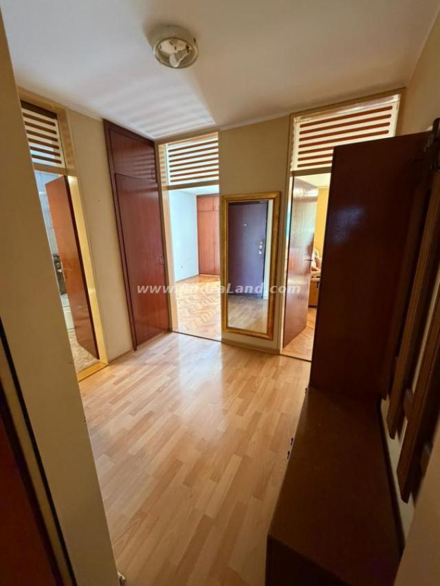 Prodaja manjeg dvosobnog stana – Makedonsko naselje, Bar