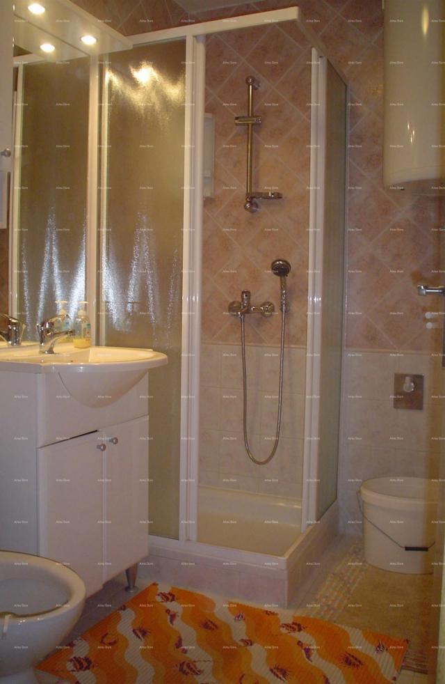 Kuća Apartmanska kuća u centru Vrsara – 200 m od mora