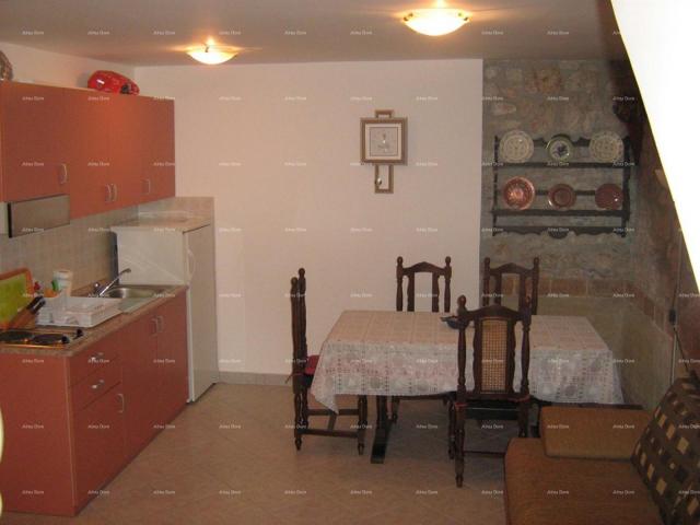 Kuća Apartmanska kuća u centru Vrsara – 200 m od mora