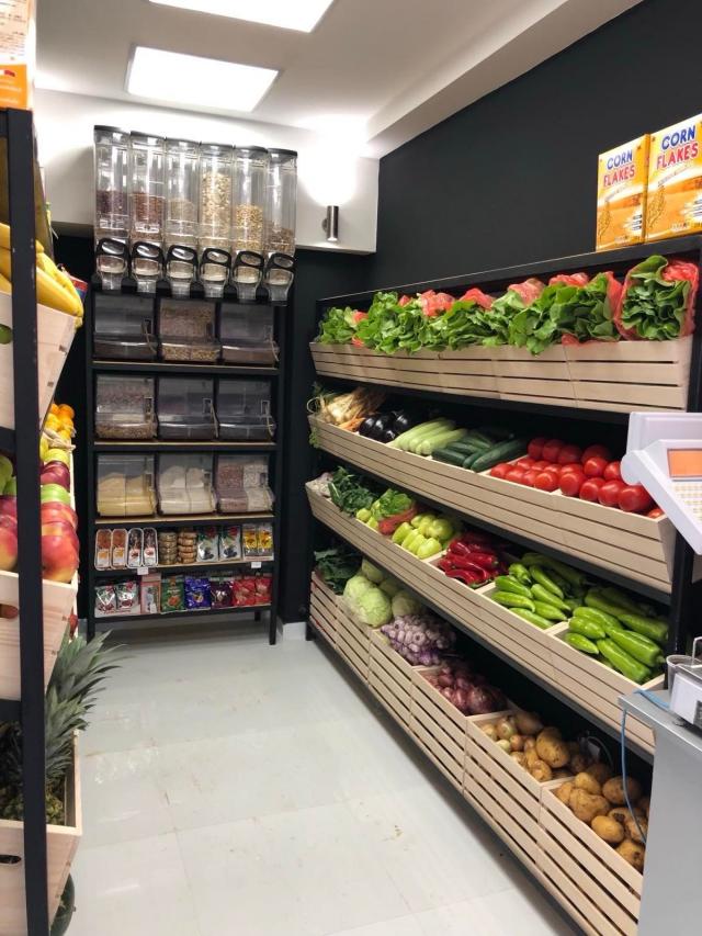 Izdaje se poslovni prostor 160m² – Kamenovo, pored magistrale | Opremljen za supermarket, (NA DUZI P
