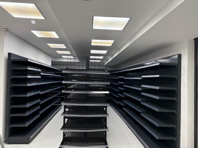 Izdaje se poslovni prostor 160m² – Kamenovo, pored magistrale | Opremljen za supermarket, (NA DUZI P