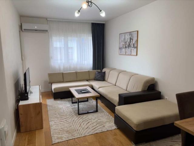 Jednosoban stan, 47m2, Central Point, IZDAVANJE