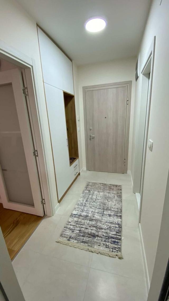 Jednosoban stan, 47m2, Central Point, IZDAVANJE