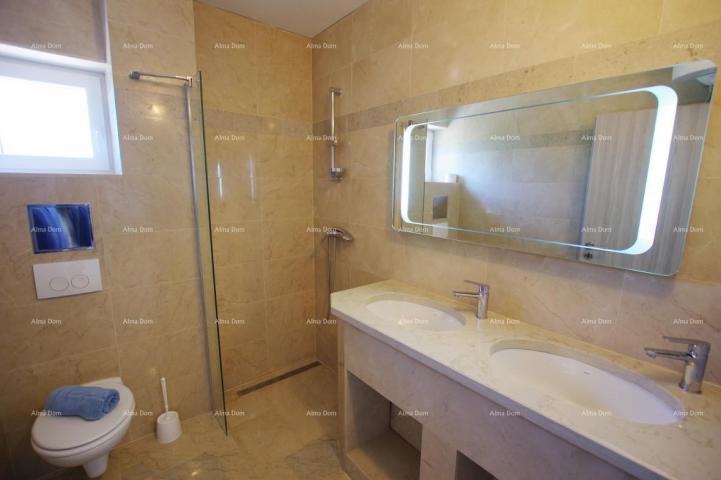 Kuća Raša, Šarmantna apartmanska kuća s bazenom i panoramskim pogledom na more