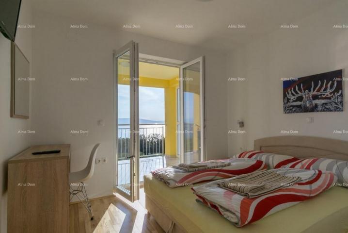 Kuća Raša, Šarmantna apartmanska kuća s bazenom i panoramskim pogledom na more