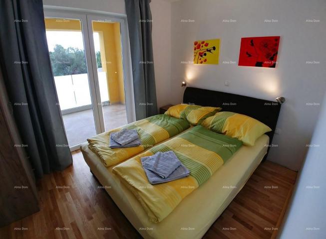 Kuća Raša, Šarmantna apartmanska kuća s bazenom i panoramskim pogledom na more